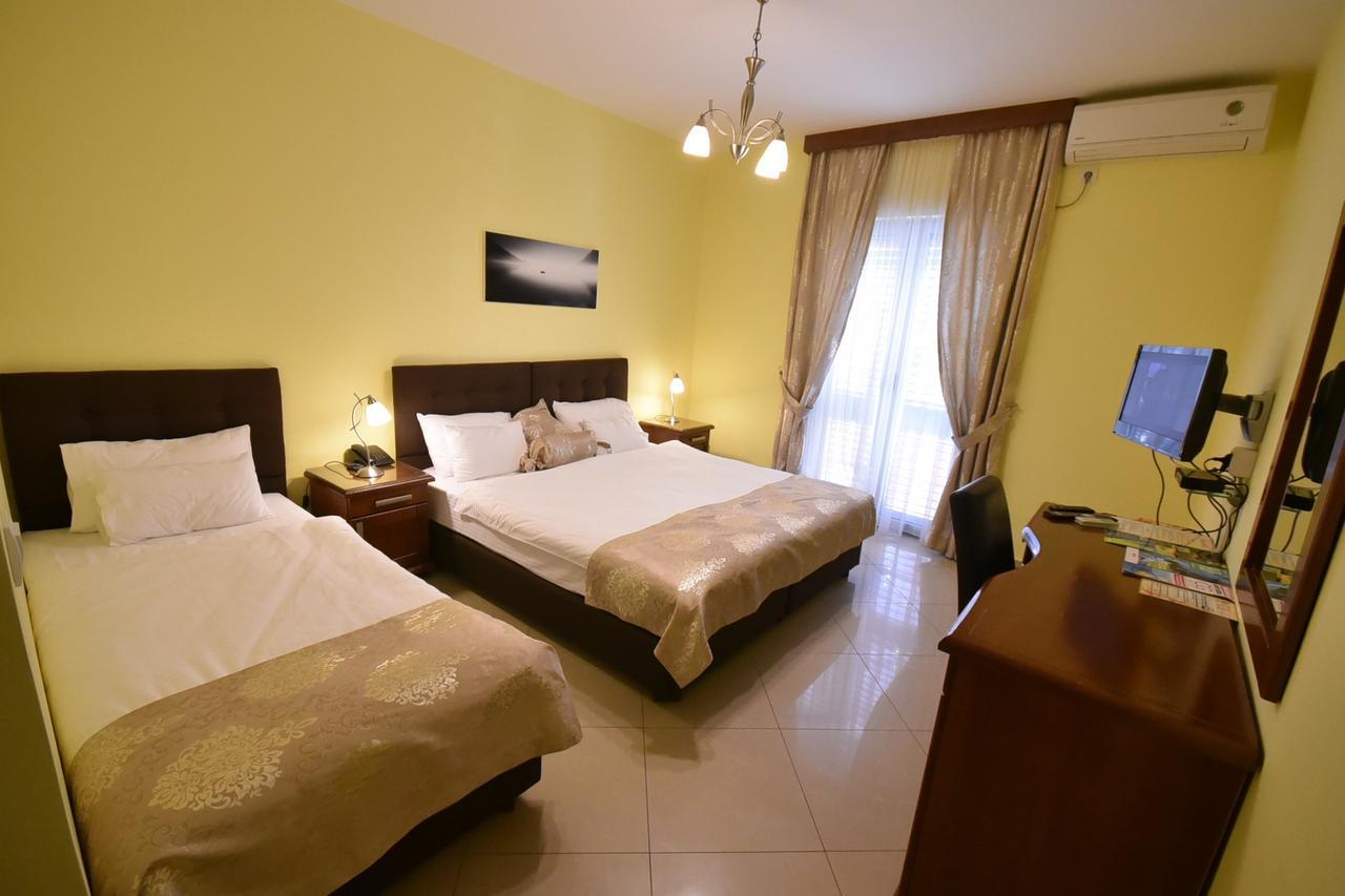 Hotel Ellena Herceg Novi Exterior foto